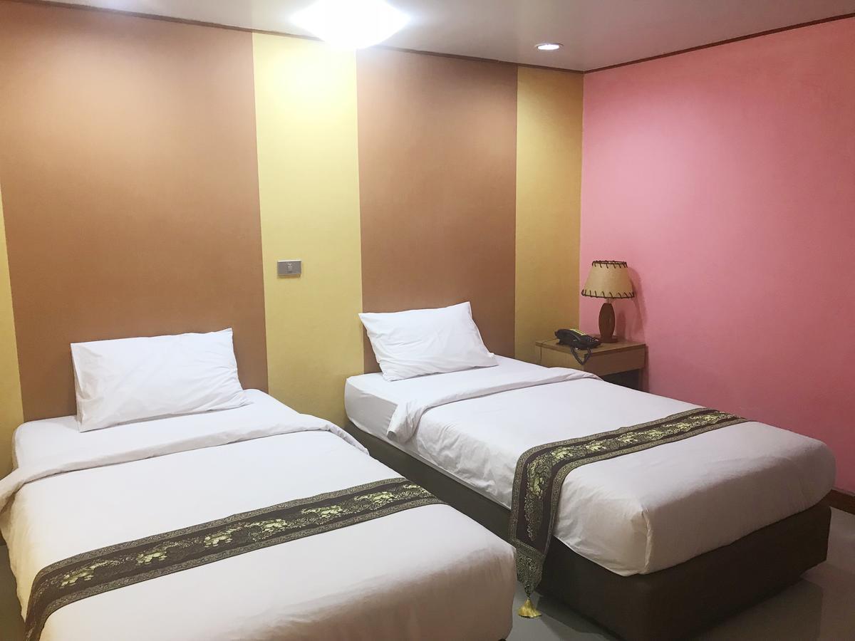 Toh Buk Seng Ayutthaya Hotel Extérieur photo